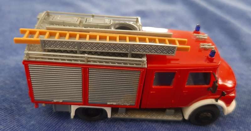Fire trucks 3, hO Wiking, Preisser, swivel ladder with rescue basket.