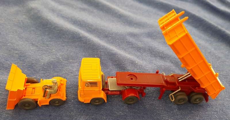 Wiking hO, MB truck and kipper.