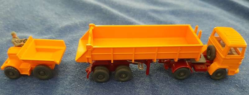 Wiking hO, MB truck and kipper.