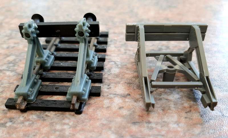 Track ends for hO scale, 2 different types, ROCO and Fleischmann