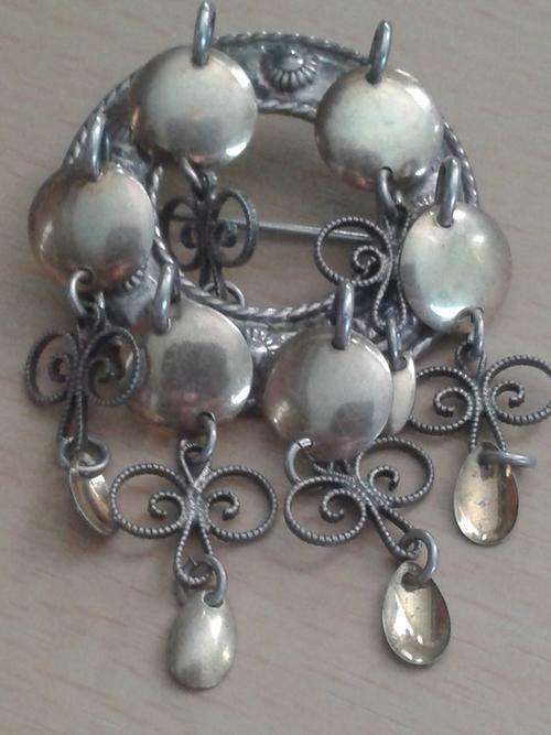 VINTAGE BROOCH