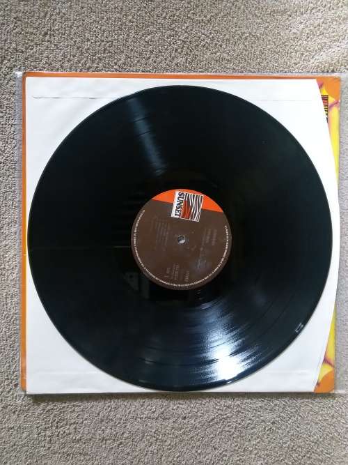 Hawkwind - UK - 1975 - Sleeve VG+ LP VG+