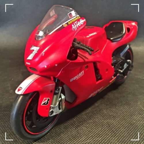 Highly Detailed Ducati Racing Motorbike Display Model (180mm x 110mm)
