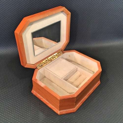 Vintage Wood Musical Jewelry Box (Good Working Order)