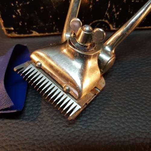 Rare Vintage Barber Hand Clippers in Original Box!!!