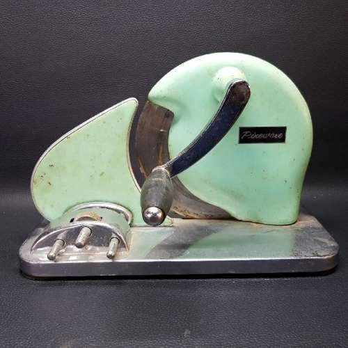 Vintage Pineware Mint Green Enamel Bread Slicer!!!