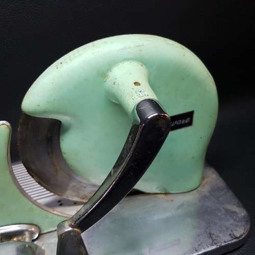 Vintage Pineware Mint Green Enamel Bread Slicer!!!