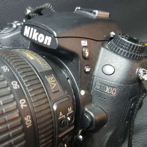 Original NIKON D7000, Extended Battery Pack and 18-105 NIKON DX VR Lens