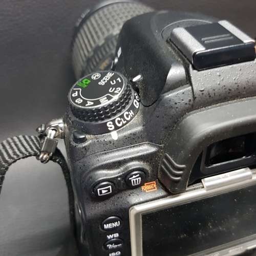 Original NIKON D7000, Extended Battery Pack and 18-105 NIKON DX VR Lens