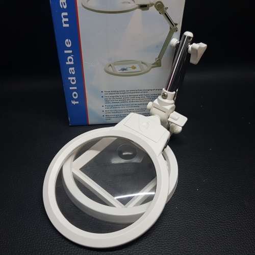 Foldable Table Magnifier