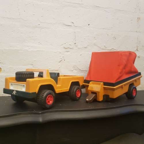 RARE!!! Original 1975, Fisher-Price Safari Collection...(Catch Net and Pens Included!!!)