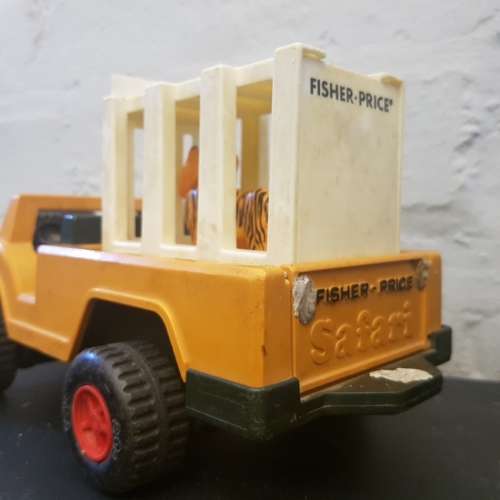 RARE!!! Original 1975, Fisher-Price Safari Collection...(Catch Net and Pens Included!!!)