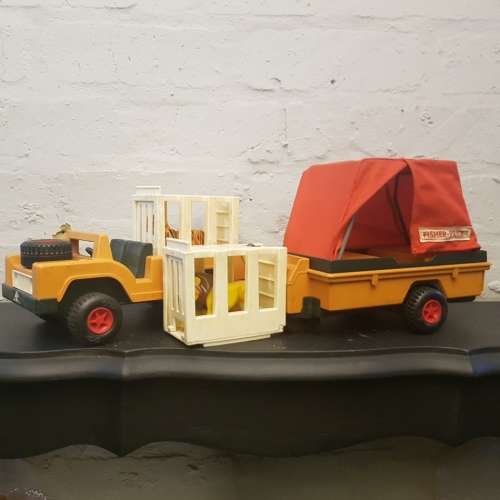 RARE!!! Original 1975, Fisher-Price Safari Collection...(Catch Net and Pens Included!!!)