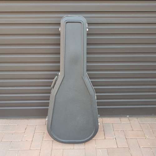 Original Guitar Hard Case!!! (Very Good Condition)