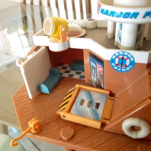 Micro-machine Floating Display Harbor Station