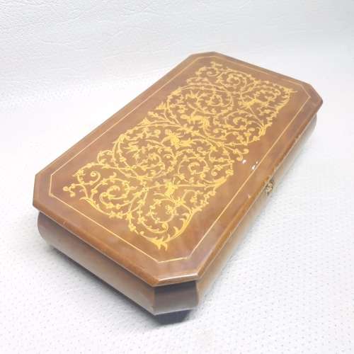 Vintage Wood Inlayed Jewelry Box (Note Damage to Keyhole)