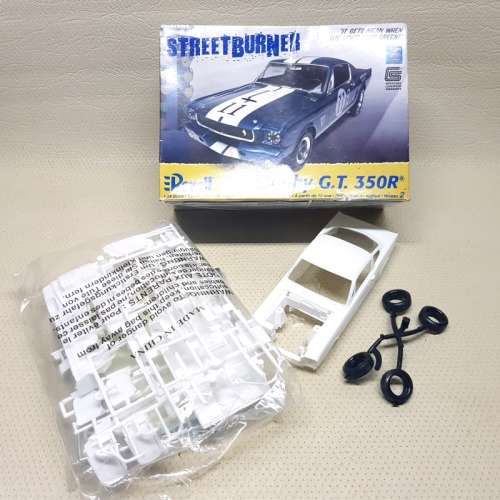 REVELL Shelby GT 350R Scale 1:24