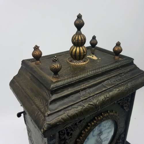 Large Vintage Styled Decorative Wood Mantel Clock!!!