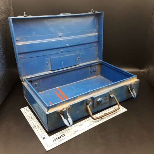 Vintage Metal Tool Box/Case!!!