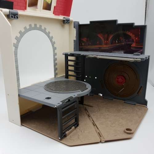 Original Hard Plastic Teenage Mutant Ninja Turtle Diorama!!!!