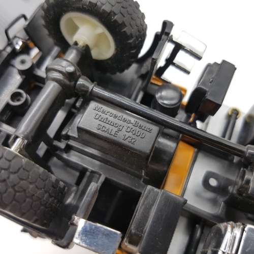 Highly Detailed Die Cast Welly Mercedes-Benz Unimog U400 and Trailer!!!!