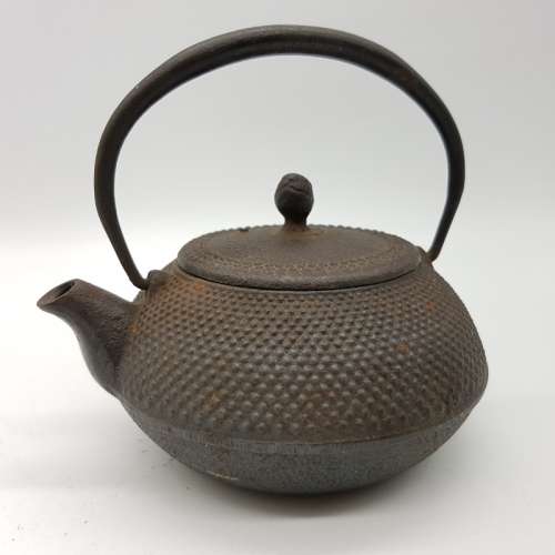 Vintage Yashica Nambu Cast Iron Teapot