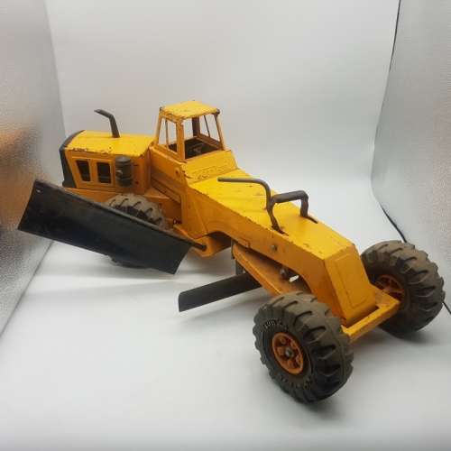 RARE!!! MASSIVE Vintage Pressed Metal TONKA Construction Scraper Vehicle!!!! (700mm)