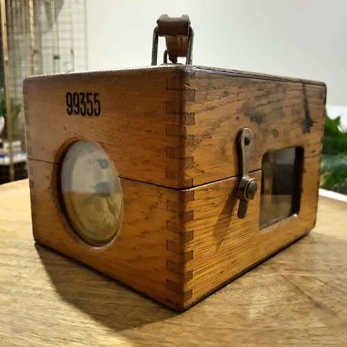 RARE!!! Original Vintage Wood Boxed Pigion Clock With Key!!!