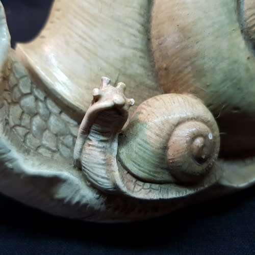 Detailed Snail Family Resin Paperweight!!!