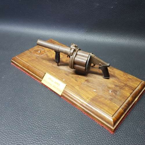 Gun Model Display