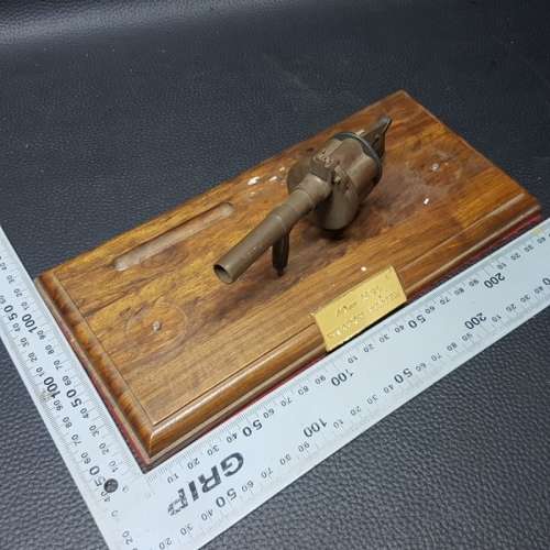 Gun Model Display