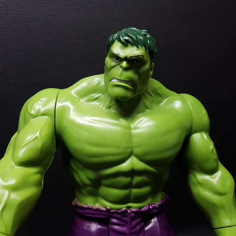 Large Hasbro HULK Figurine (280mm)