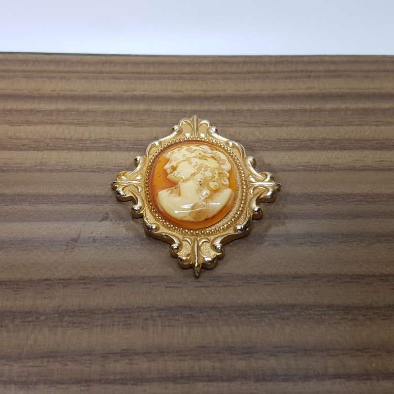 Vintage Gloss Veneered Wood and Cameo Icon Musical Jewelry Box!!! (Working)