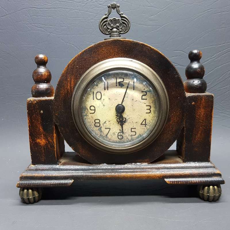 Vintage Styles Wood and Brass Mantel Clock (Working)
