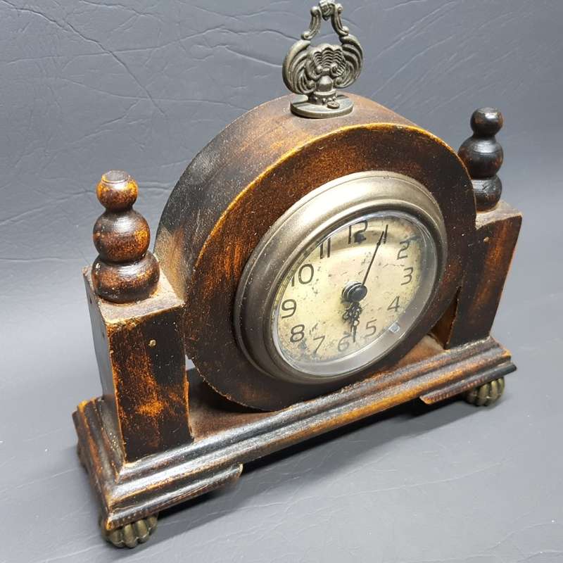Vintage Styles Wood and Brass Mantel Clock (Working)