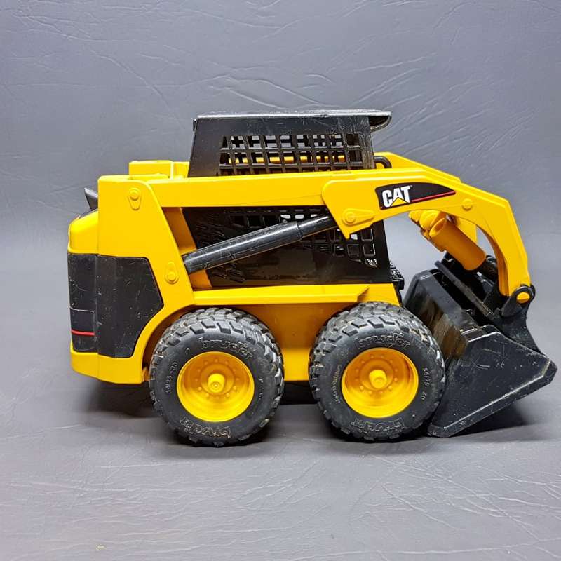 Original Detailed German Bruder Toys CAT Skid Steer Loader!!!