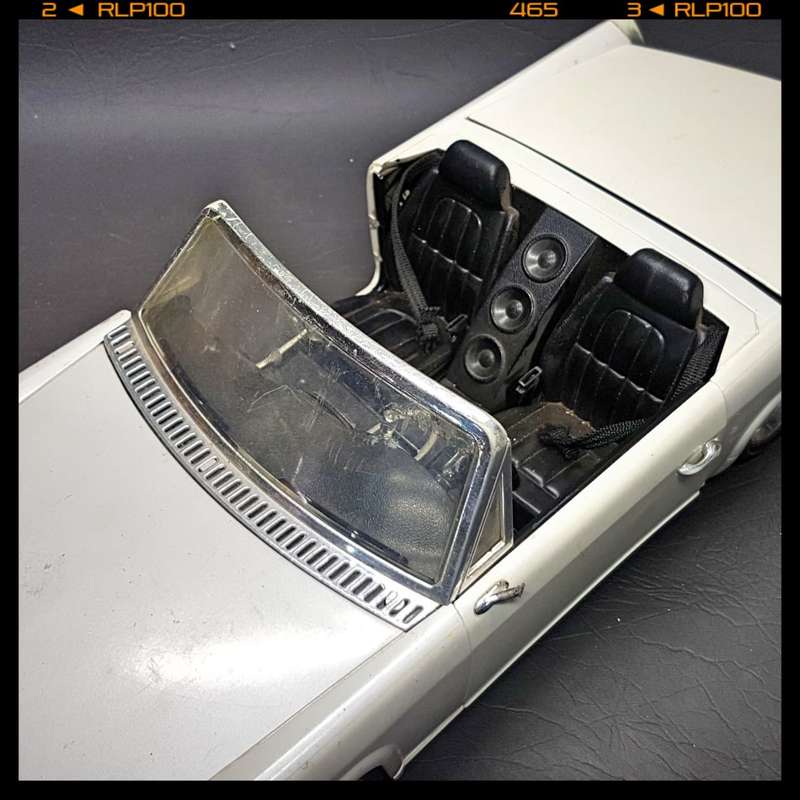 MASSIVE (450mm) MGA Entertainment Girls 2002 Rare Bratz FM Radio Car (Note Missing Door)