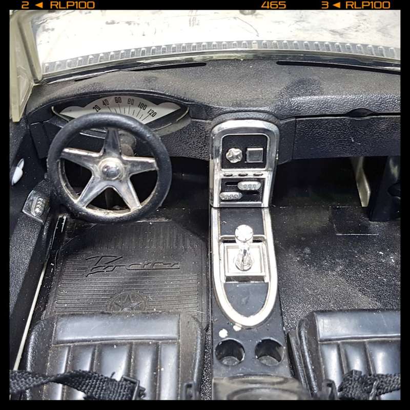 MASSIVE (450mm) MGA Entertainment Girls 2002 Rare Bratz FM Radio Car (Note Missing Door)