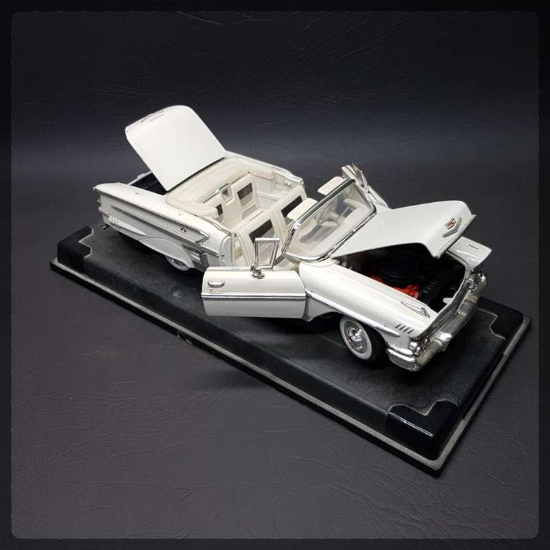 LARGE Scale 1:18 2002 Motor Max Chevrolet Impala Detailed Die Cast Metal Model!!!