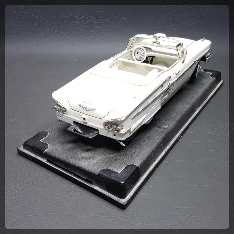 LARGE Scale 1:18 2002 Motor Max Chevrolet Impala Detailed Die Cast Metal Model!!!
