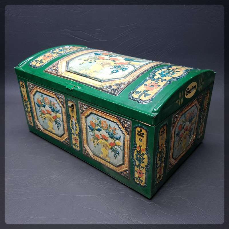 Large Vintage Highly Decorative Treasure Chest Styled Lithographed and Embossed Tin Bread Bin!!!