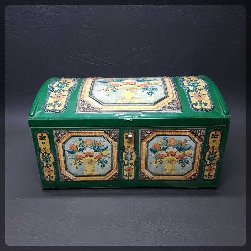 Large Vintage Highly Decorative Treasure Chest Styled Lithographed and Embossed Tin Bread Bin!!!