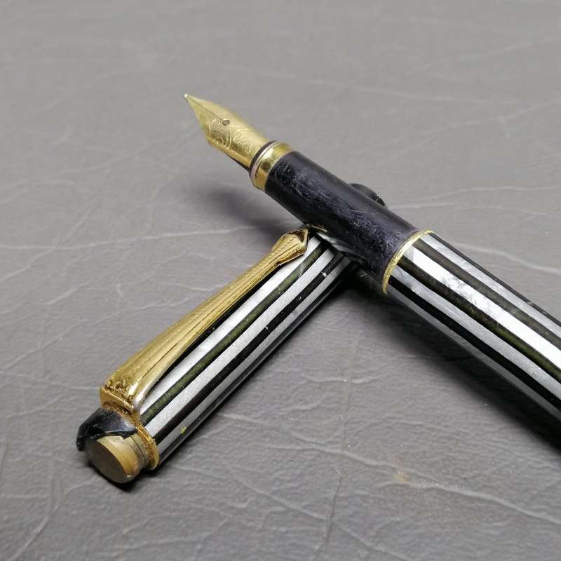 Original Vintage Stylish Black, Silver and Gold Fountain Pen!!!