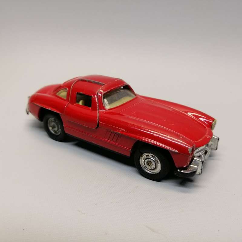 Original Vintage Die cast Metal Mercedes Benz Gull wing Friction Toy!!!
