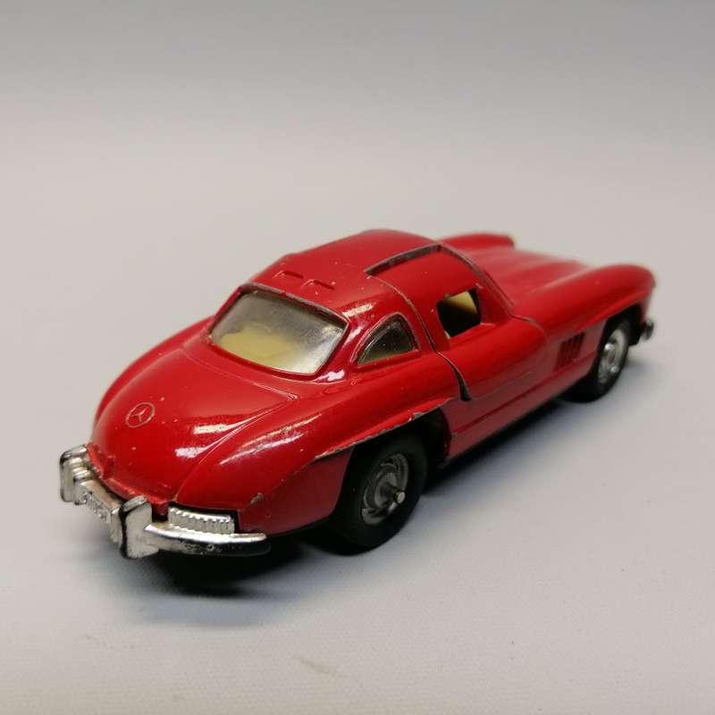 Original Vintage Die cast Metal Mercedes Benz Gull wing Friction Toy!!!