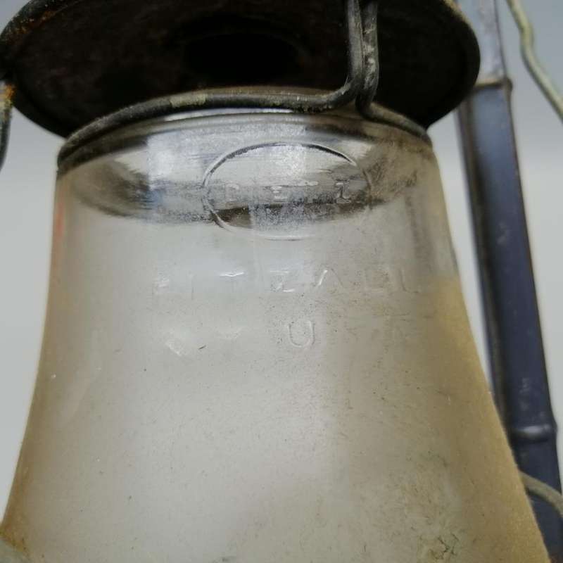 Original Vintage DIETZ Monarc New York Lamp With Original Glass Cover!!