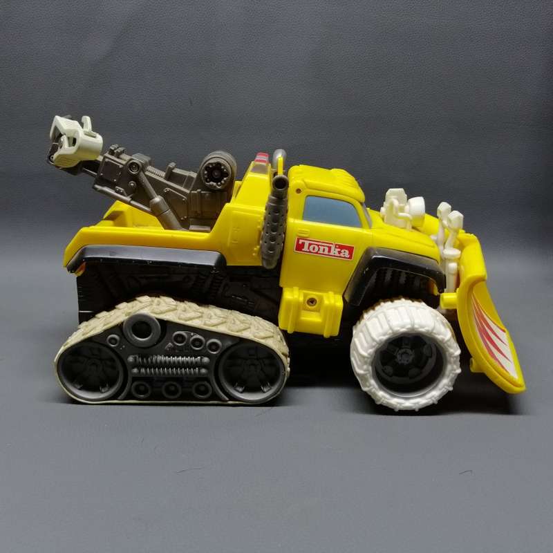 LARGE Original Tonka Battery Operated Snow Plow and Tow-truck