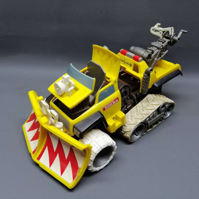 LARGE Original Tonka Battery Operated Snow Plow and Tow-truck