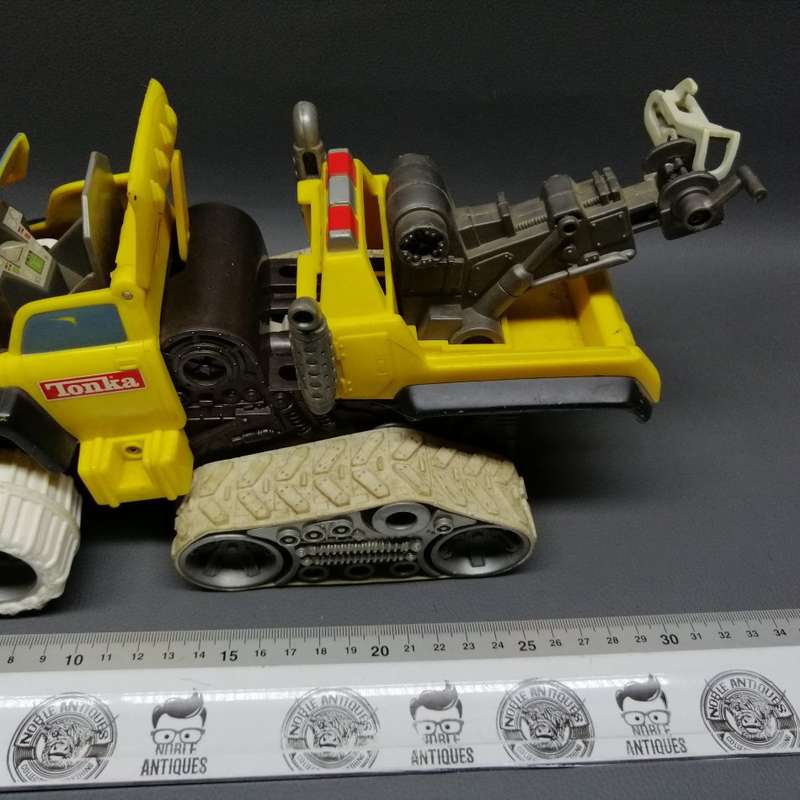 LARGE Original Tonka Battery Operated Snow Plow and Tow-truck