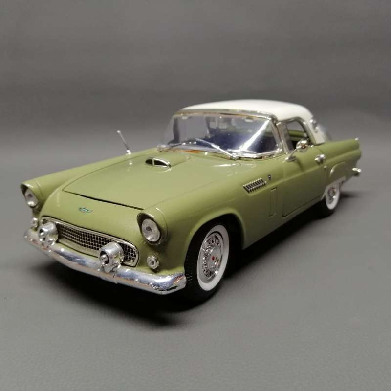 Highly Detailed Motor Max Ford Thunderbird Scale 1:18!!!